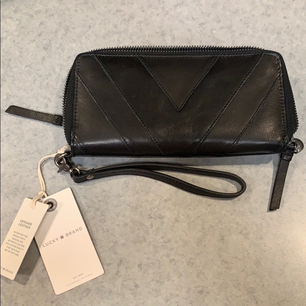 NWT Lucky Brand black leather wallet/wristlet